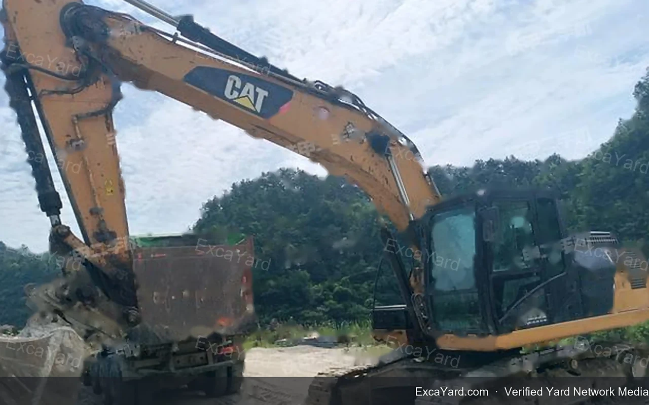 2017 Caterpillar 320D2GC