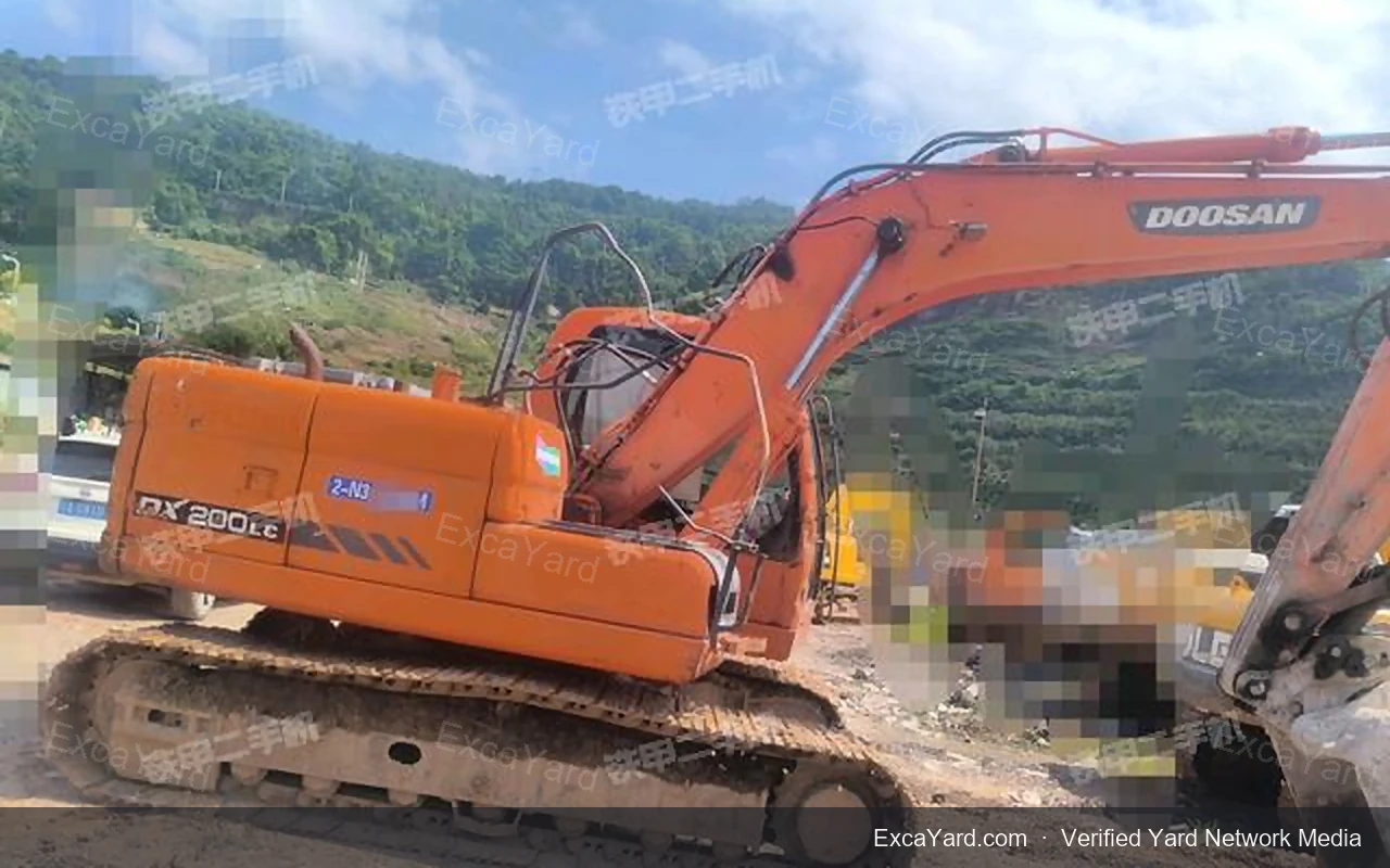 2014 Doosan DX150LC detail photo 4