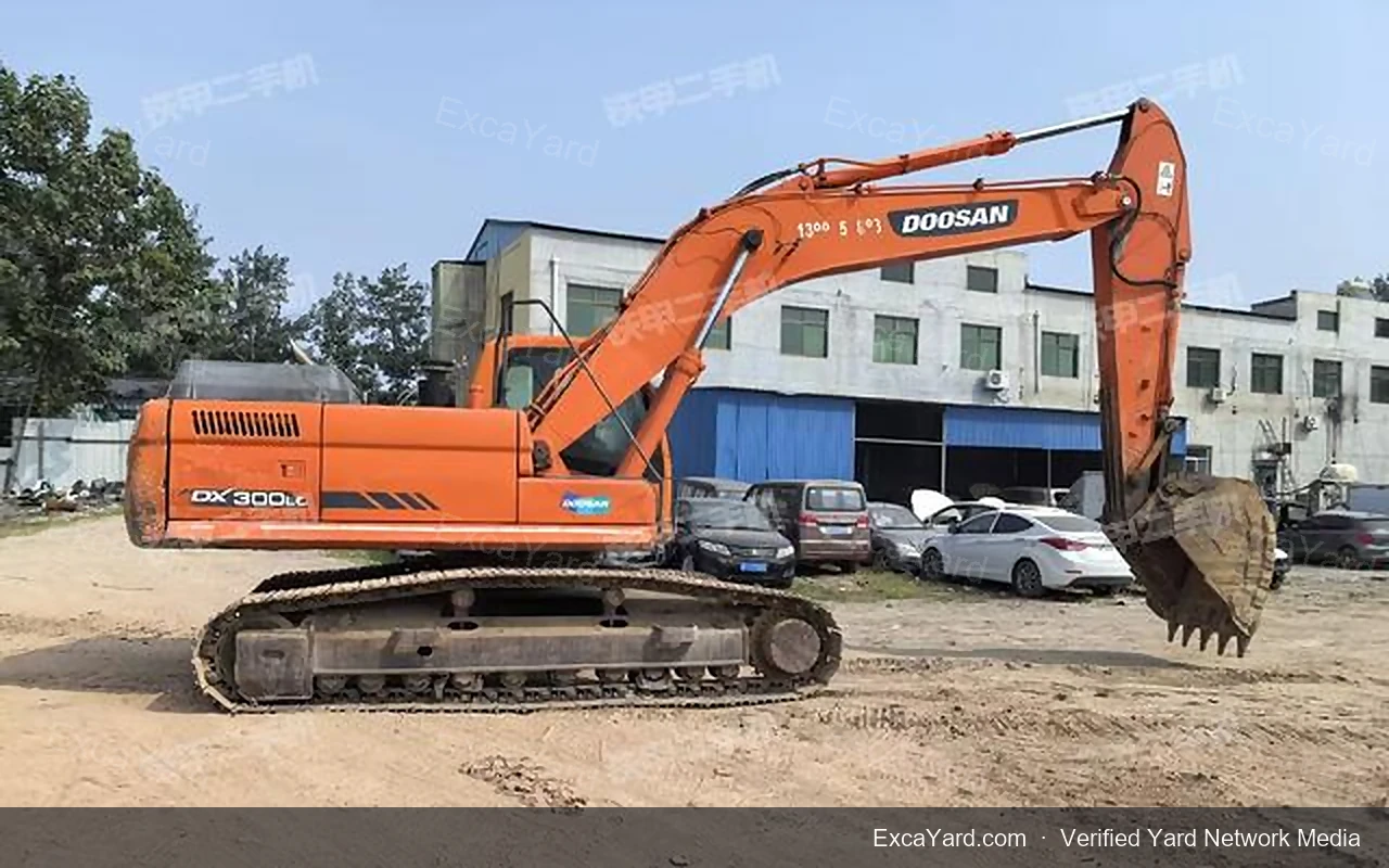 2014 Doosan DX260LC detail photo 2