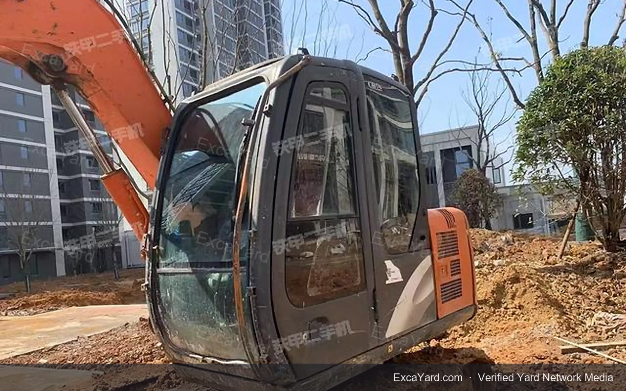 2016 Hitachi ZX705G