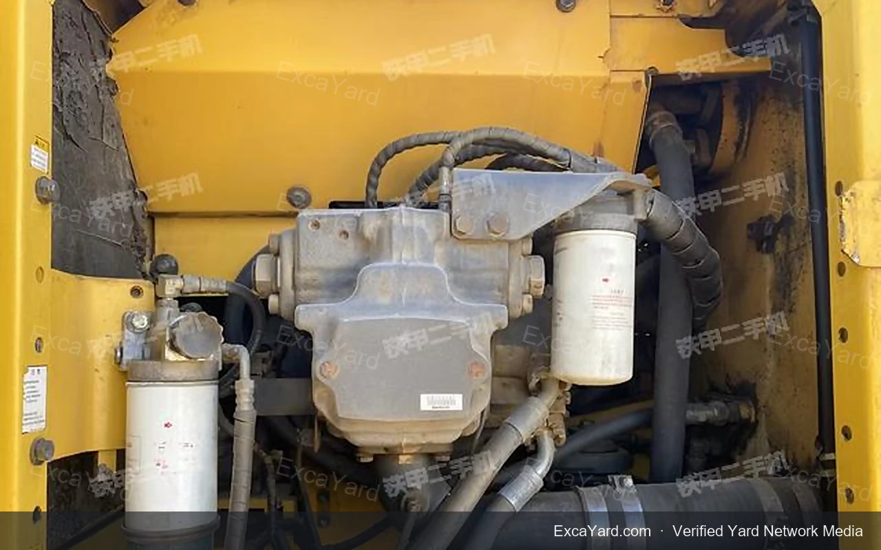 2019 Komatsu PC240LC8M0 detail photo 4