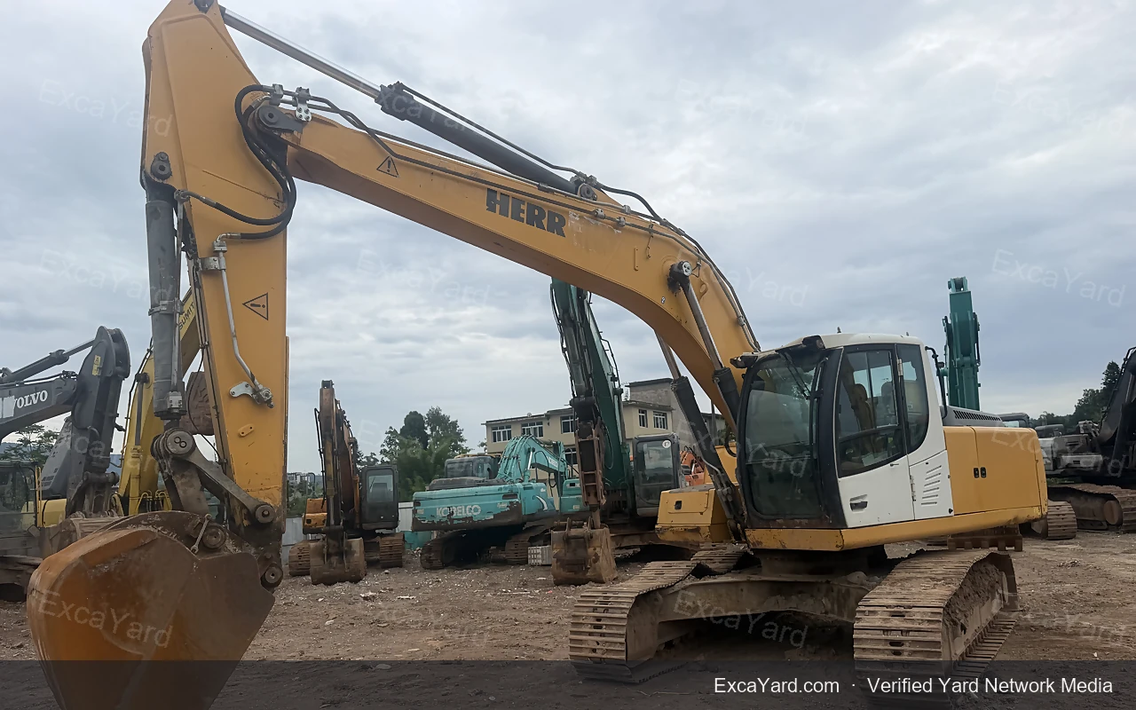 2017 Liebherr R924LC